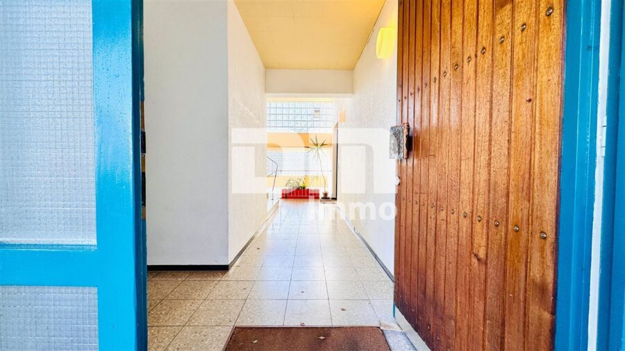 Barrierearme Terrassenwohnung mit Schwimm / Spa-Saunabereich, Garage in gesuchter Lage - Barrierearmer Zugang zur Wohneinheit